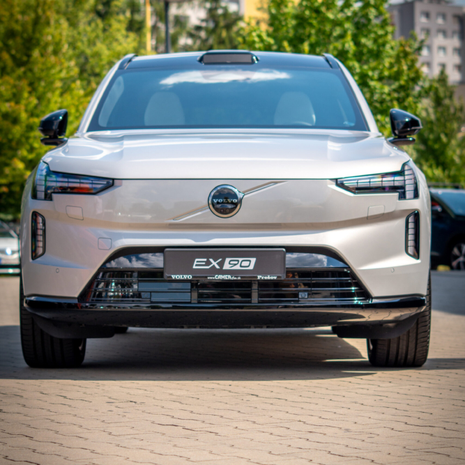 Volvo ex 90